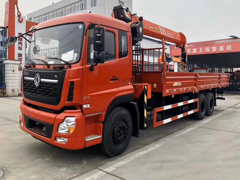東風(fēng)天龍新款后八輪隨車(chē)吊